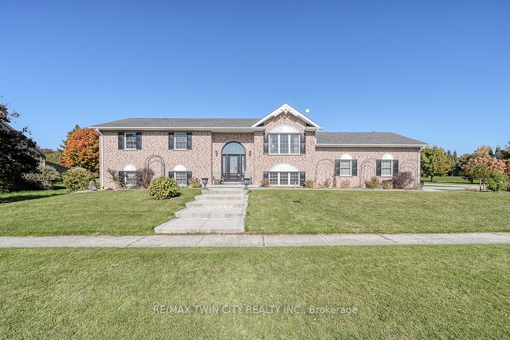 Photo 1 of 4010 North Hill Drive, Perth East, Shakespeare — HOMEH