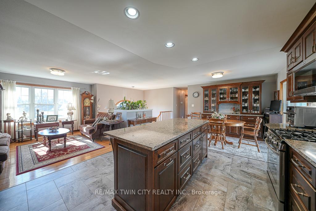 Photo 10 of 4010 North Hill Drive, Perth East, Shakespeare — HOMEH