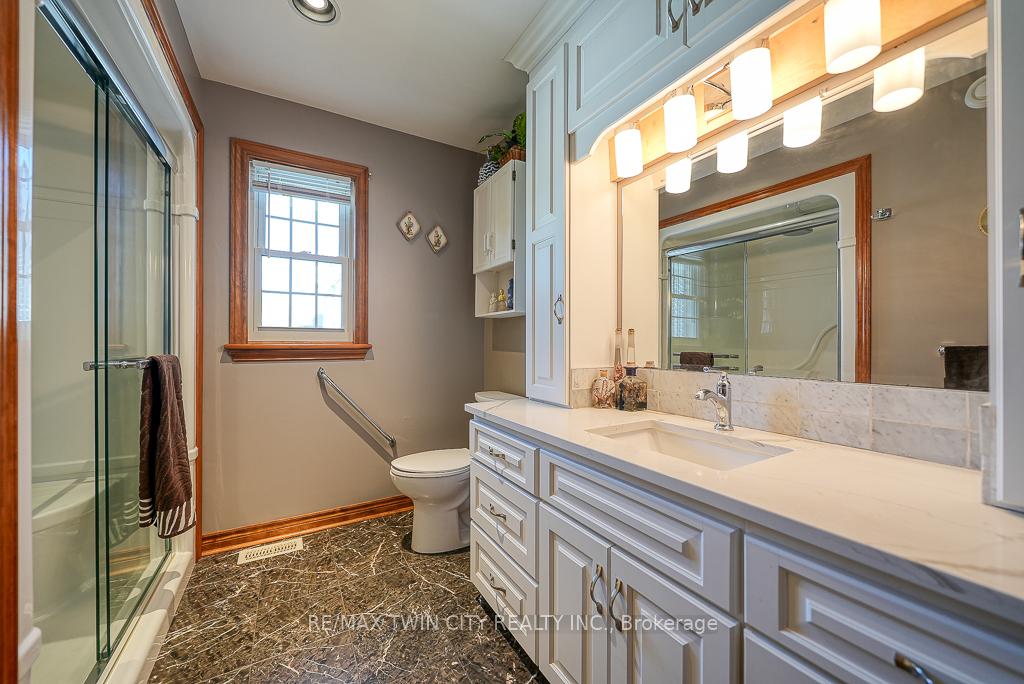 Photo 14 of 4010 North Hill Drive, Perth East, Shakespeare — HOMEH