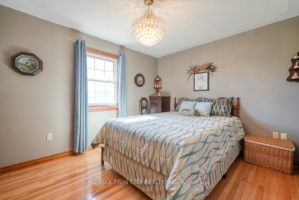 Photo 15 of 4010 North Hill Drive, Perth East, Shakespeare — HOMEH