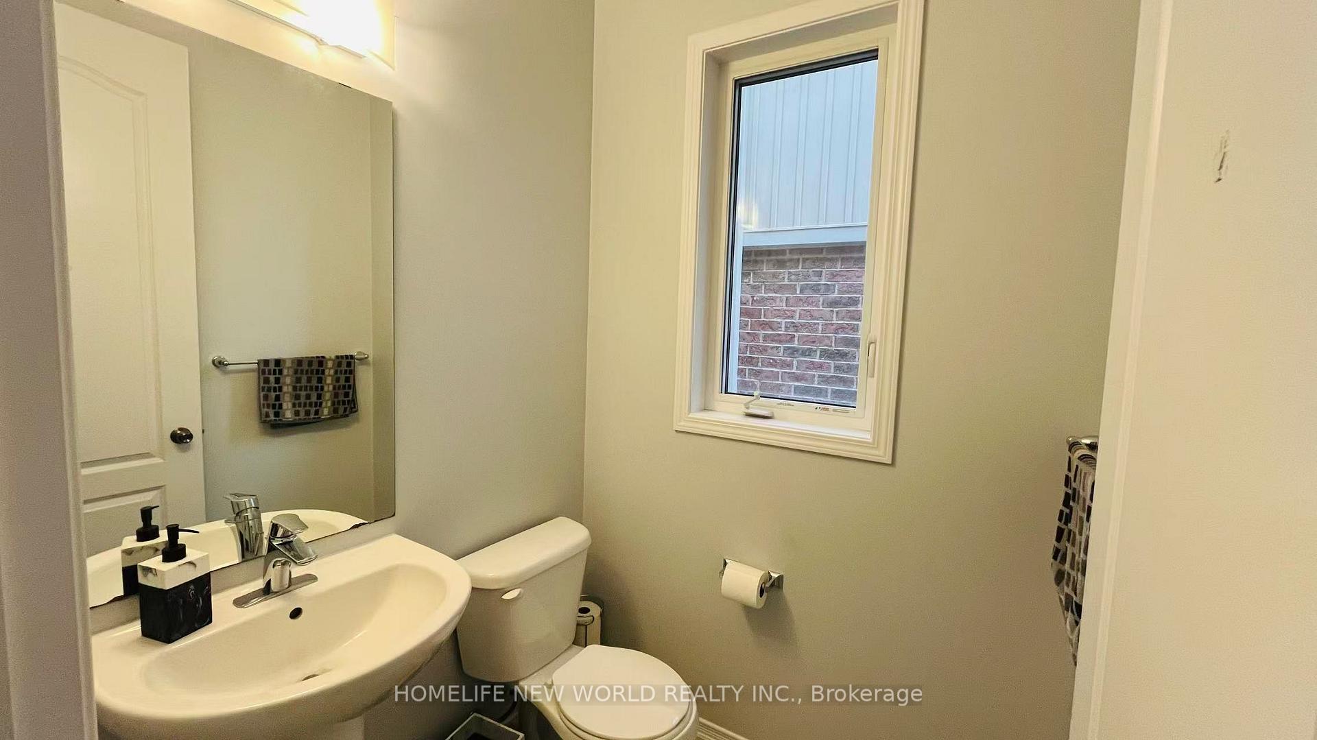 Photo 5 of 7881 Hackberry Trail, Niagara Falls, Brown — HOMEH