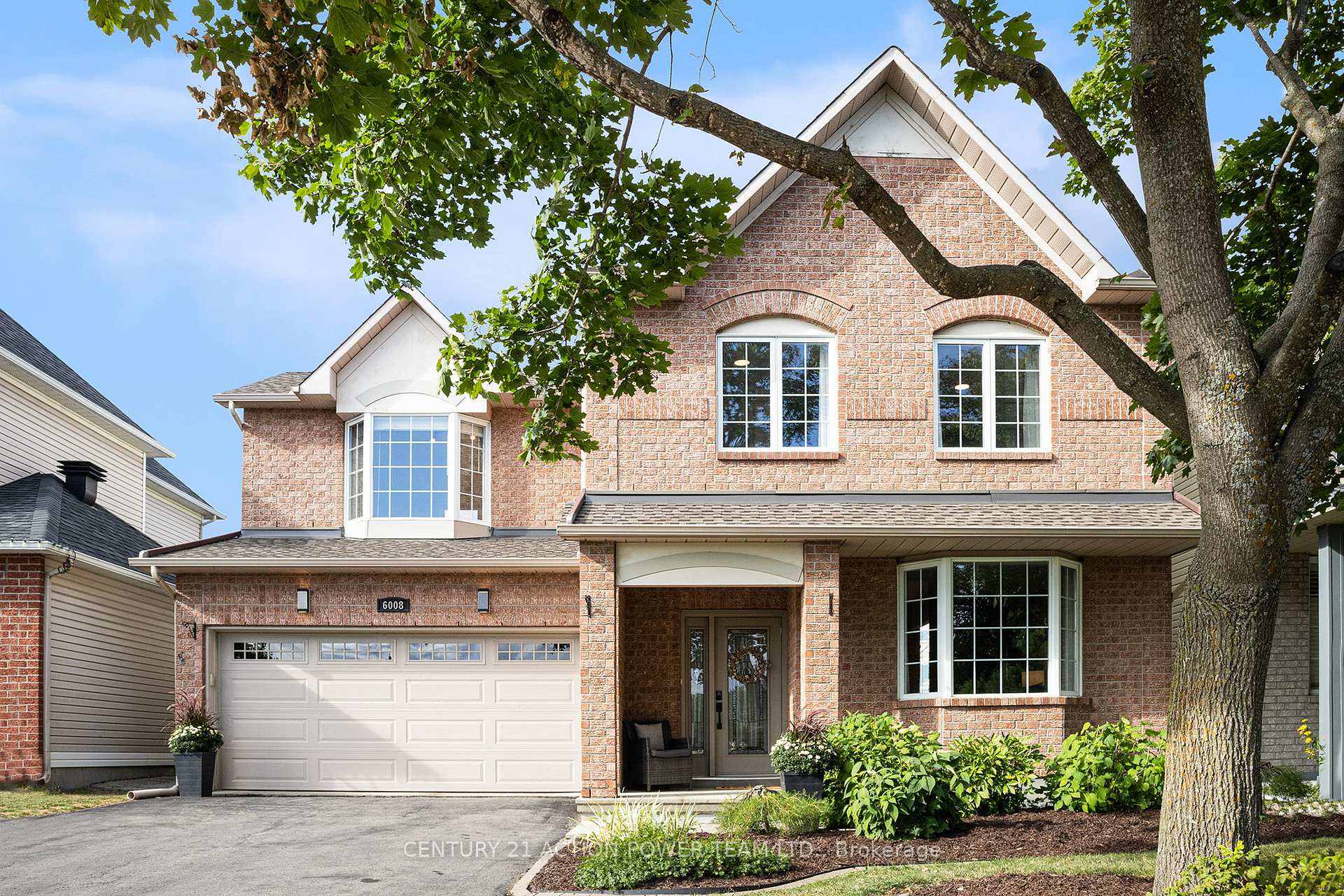 Photo 2 of 6008 Longleaf Drive, Ottawa, Chapel Hill South - Orleans Village — HOMEH
