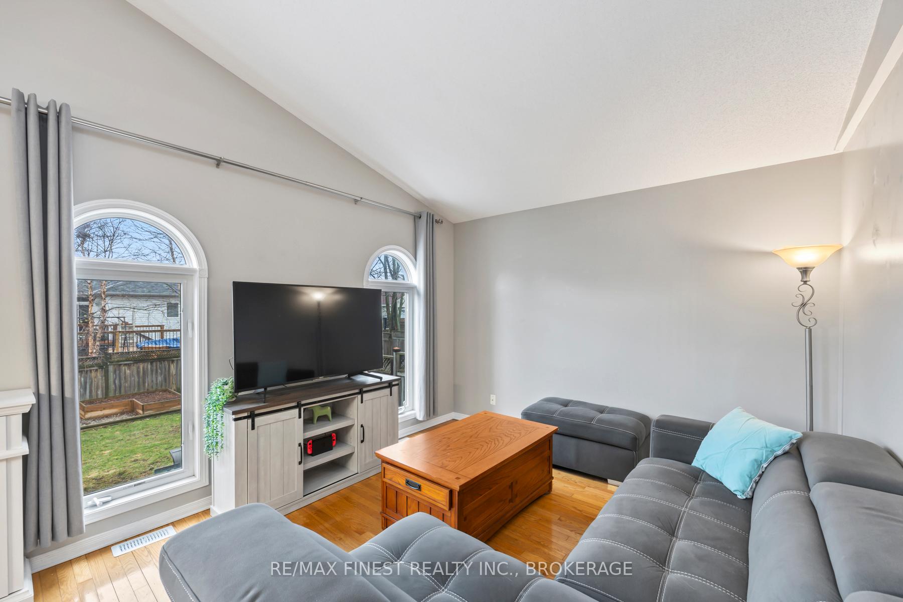 Photo 18 of 294 Quarry Pond Court, Kingston, Kingston East (Incl Barret Crt) — HOMEH