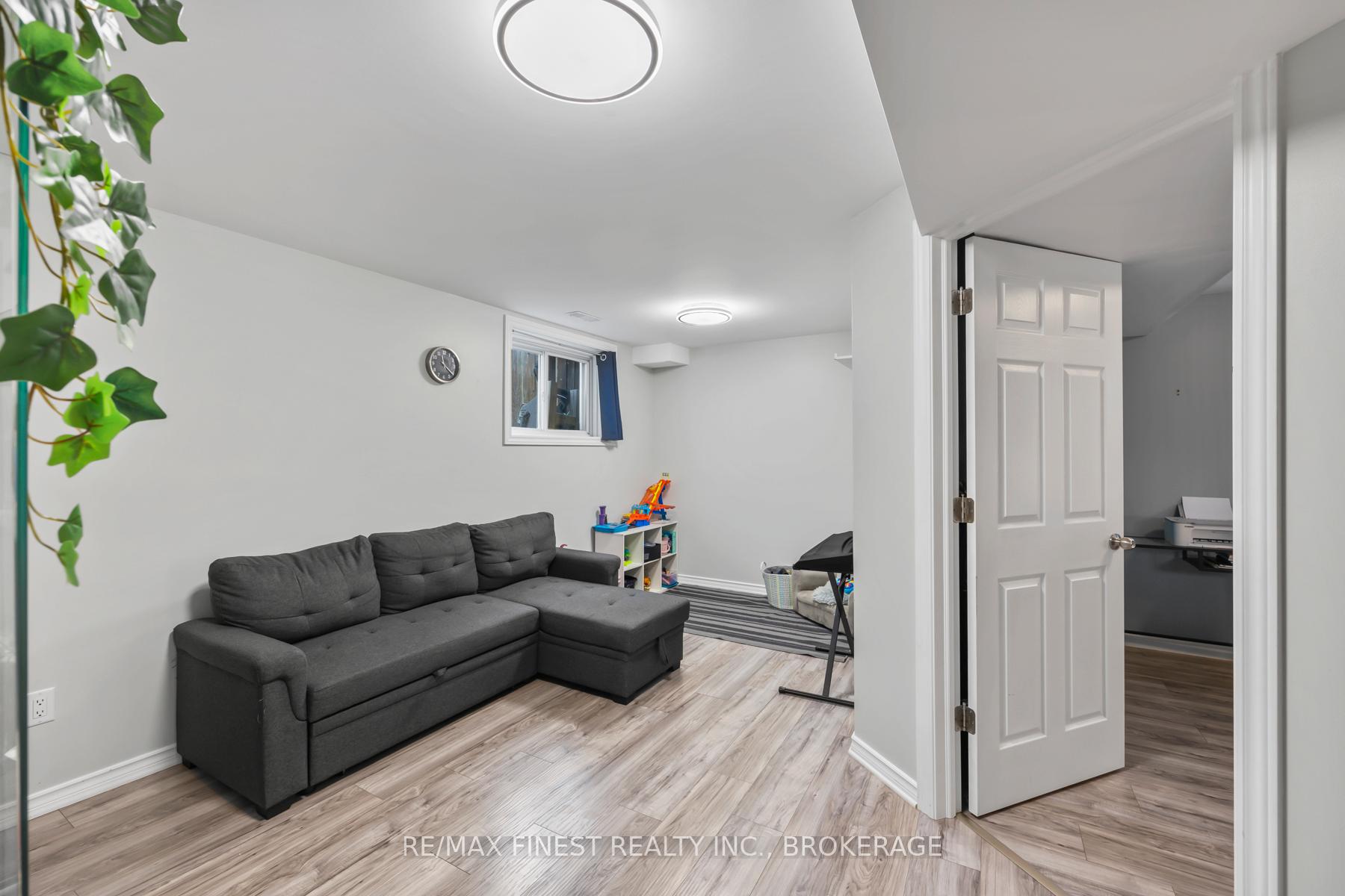 Photo 35 of 294 Quarry Pond Court, Kingston, Kingston East (Incl Barret Crt) — HOMEH