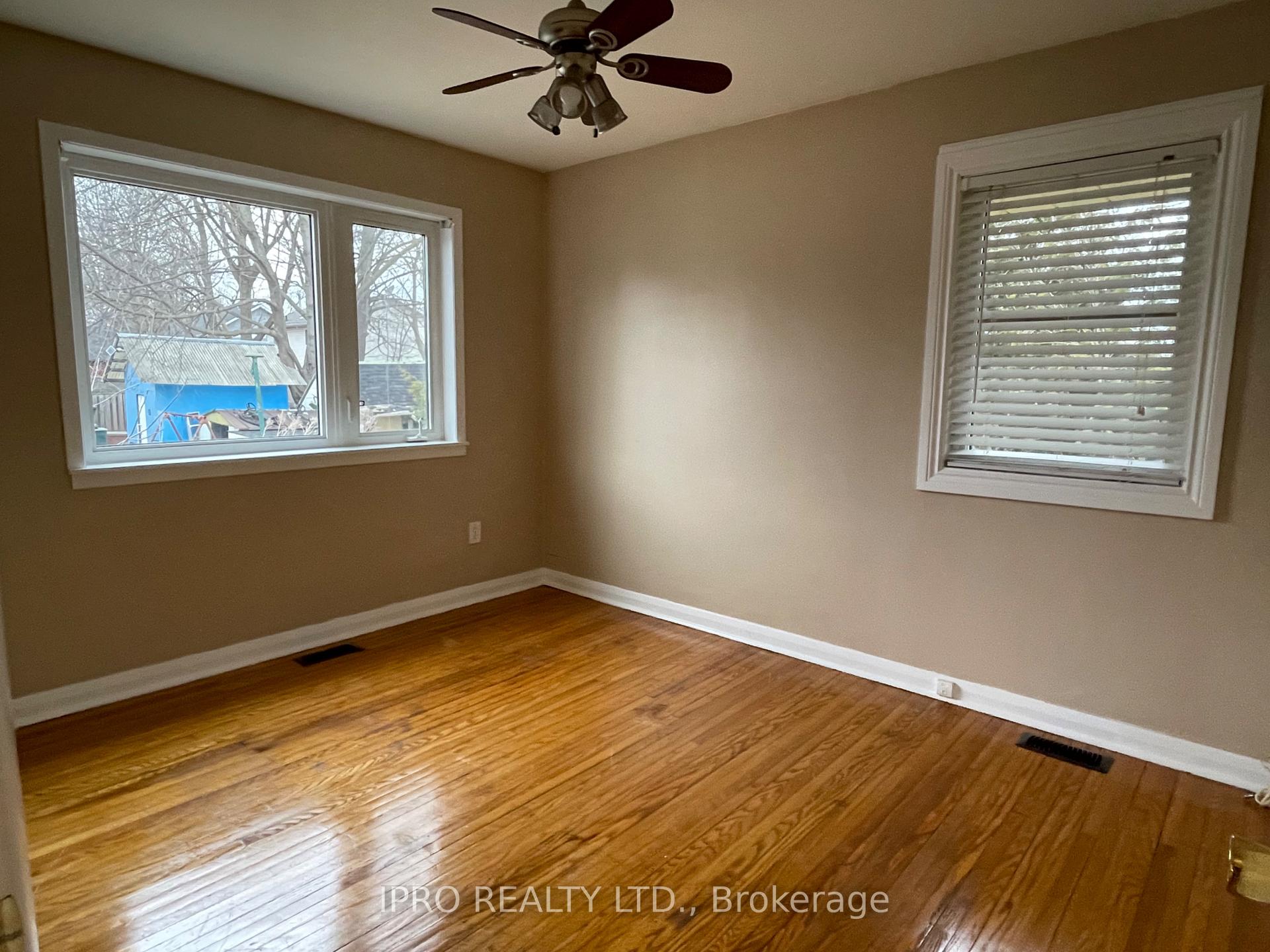 Photo 4 of 79 John Street, Orangeville — HOMEH