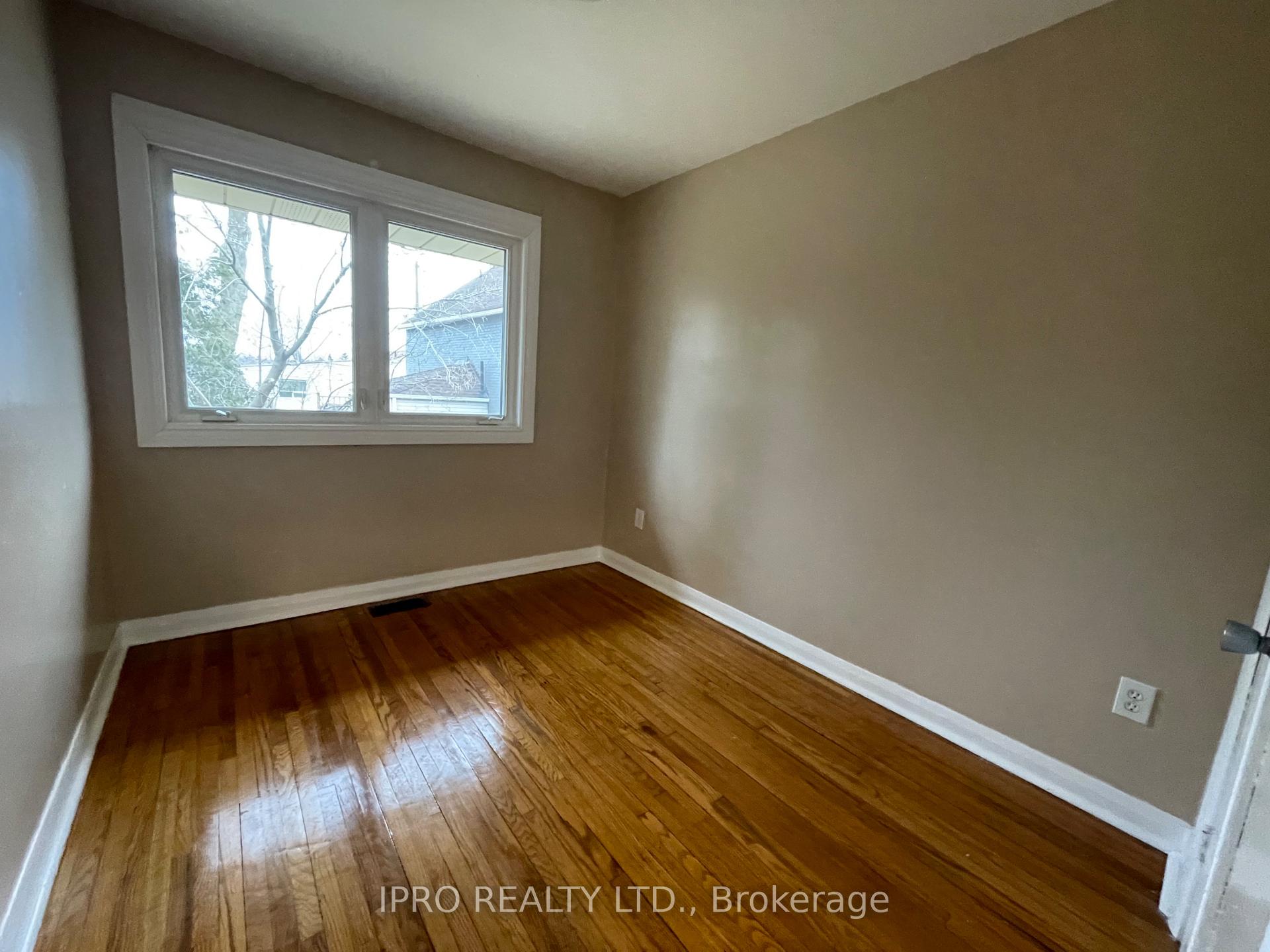Photo 2 of 79 John Street, Orangeville — HOMEH