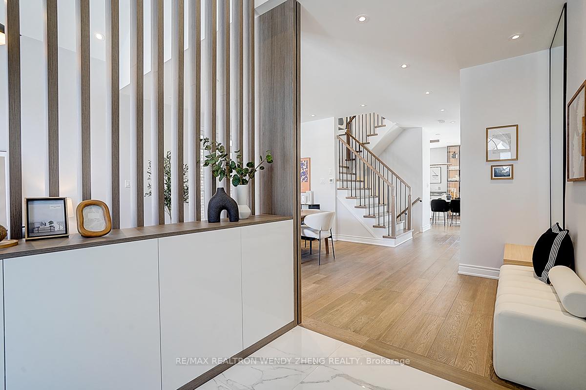 Photo 2 of 21 Castleview Crescent, Markham, Victoria Manor-Jennings Gate — HOMEH