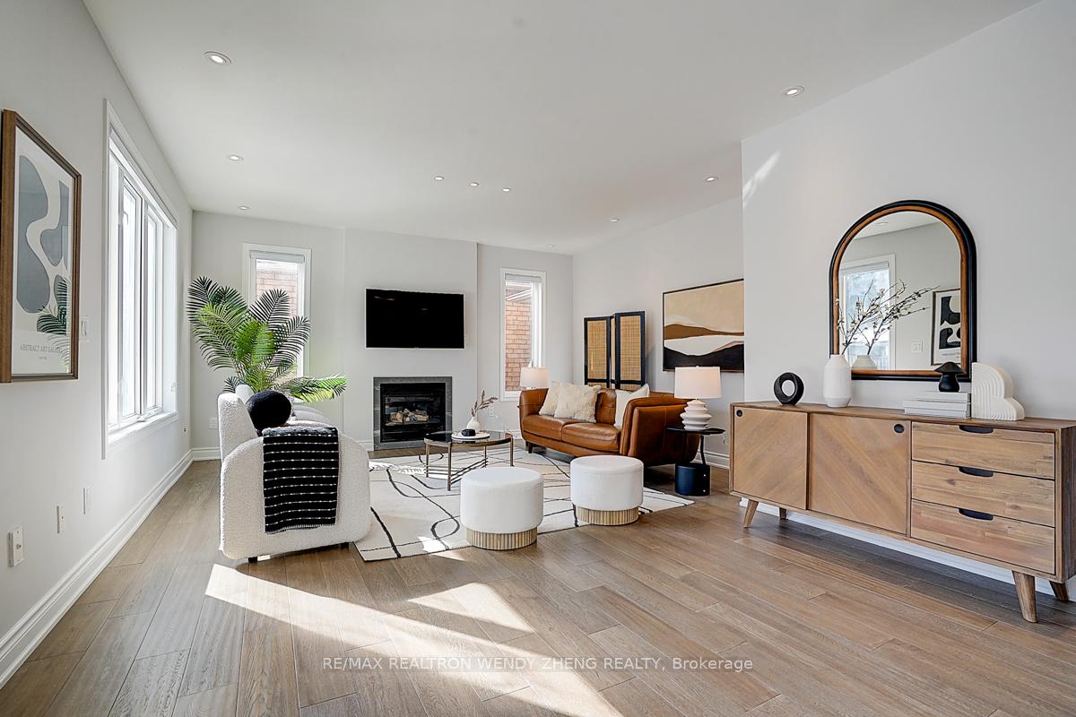 Photo 12 of 21 Castleview Crescent, Markham, Victoria Manor-Jennings Gate — HOMEH