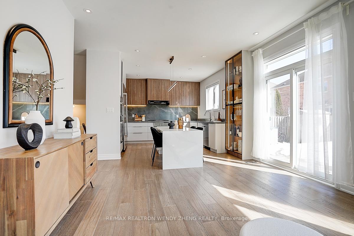 Photo 15 of 21 Castleview Crescent, Markham, Victoria Manor-Jennings Gate — HOMEH