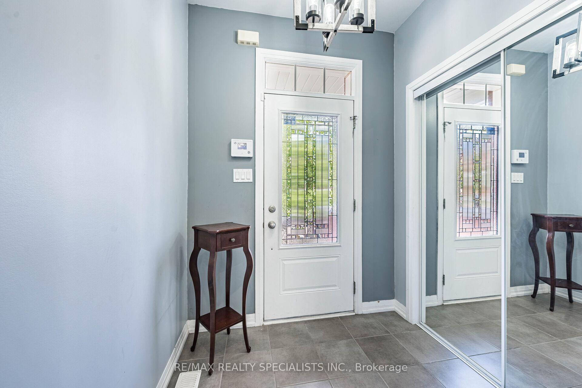 Photo 2 of 55 Henry Crescent, Milton, Willmott — HOMEH