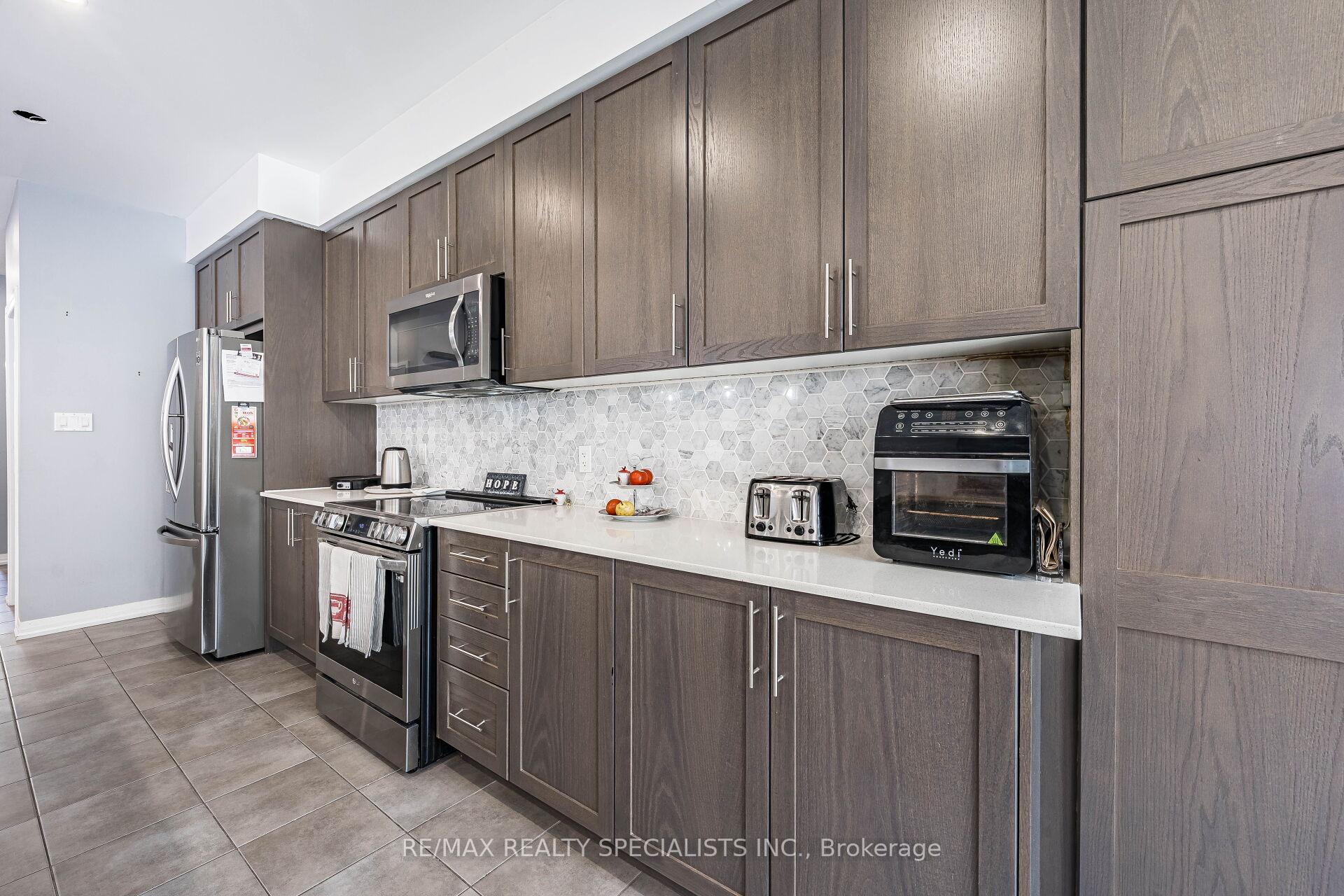 Photo 9 of 55 Henry Crescent, Milton, Willmott — HOMEH