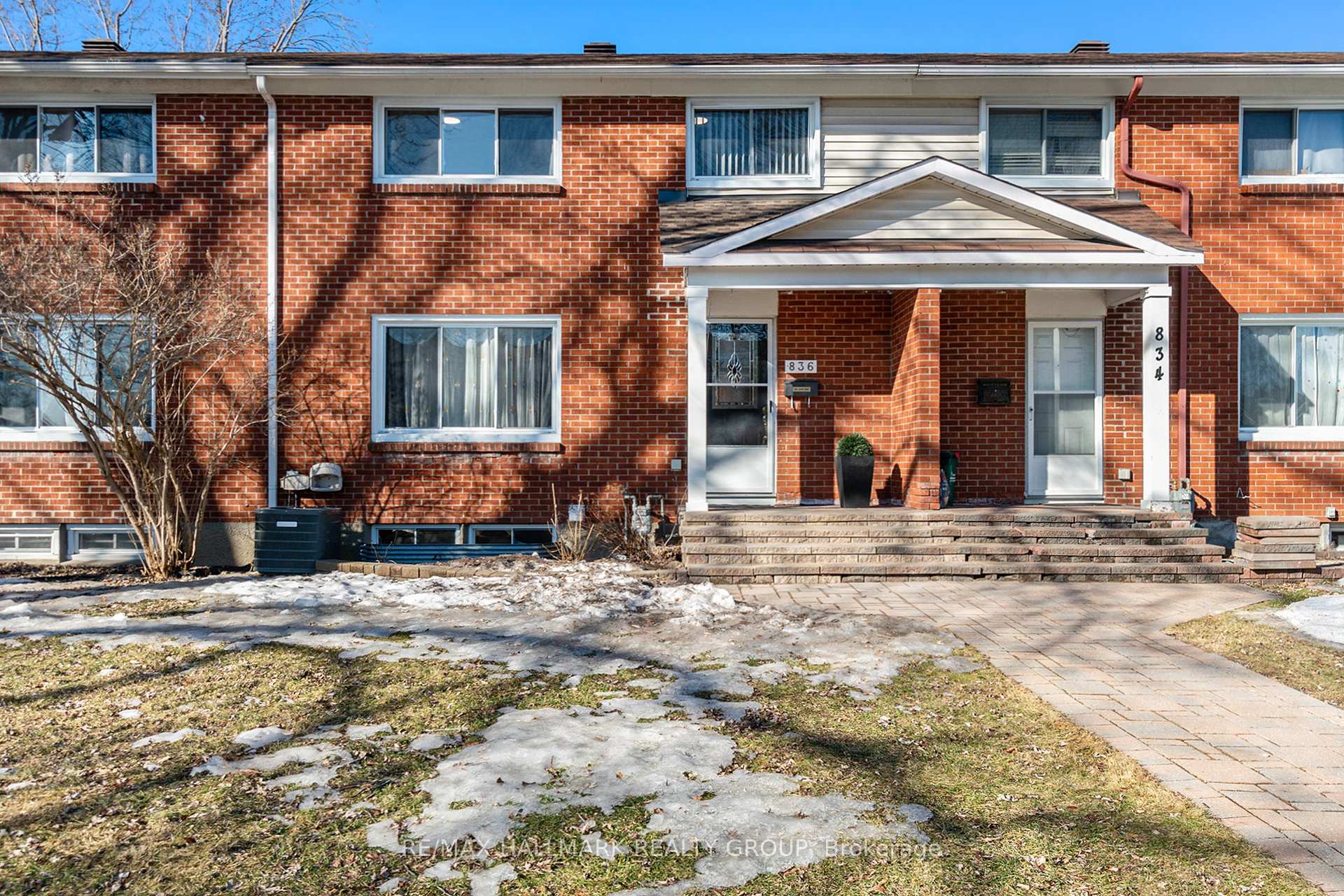 Photo 1 of 836 Cummings Avenue, Ottawa, Castle Heights/Rideau High — HOMEH