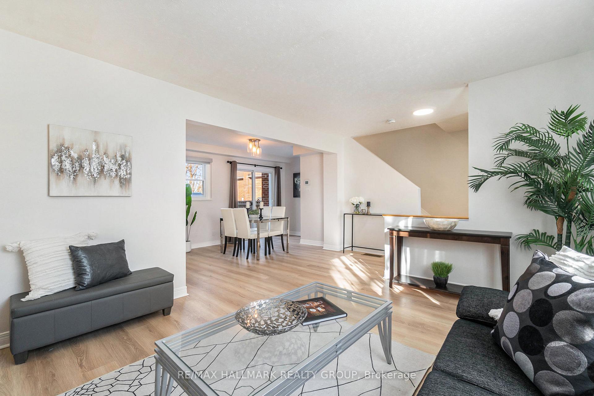 Photo 4 of 836 Cummings Avenue, Ottawa, Castle Heights/Rideau High — HOMEH