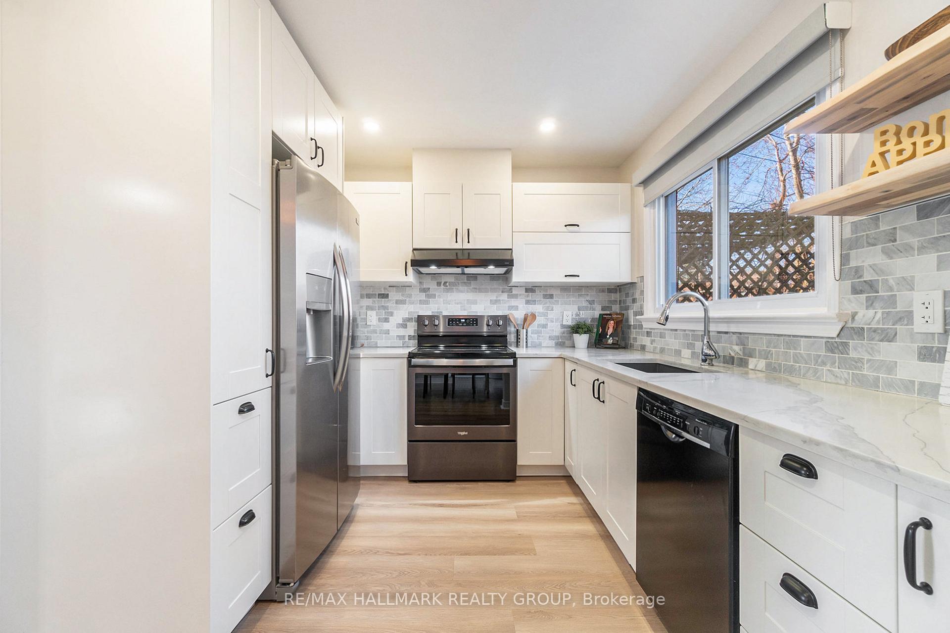 Photo 10 of 836 Cummings Avenue, Ottawa, Castle Heights/Rideau High — HOMEH
