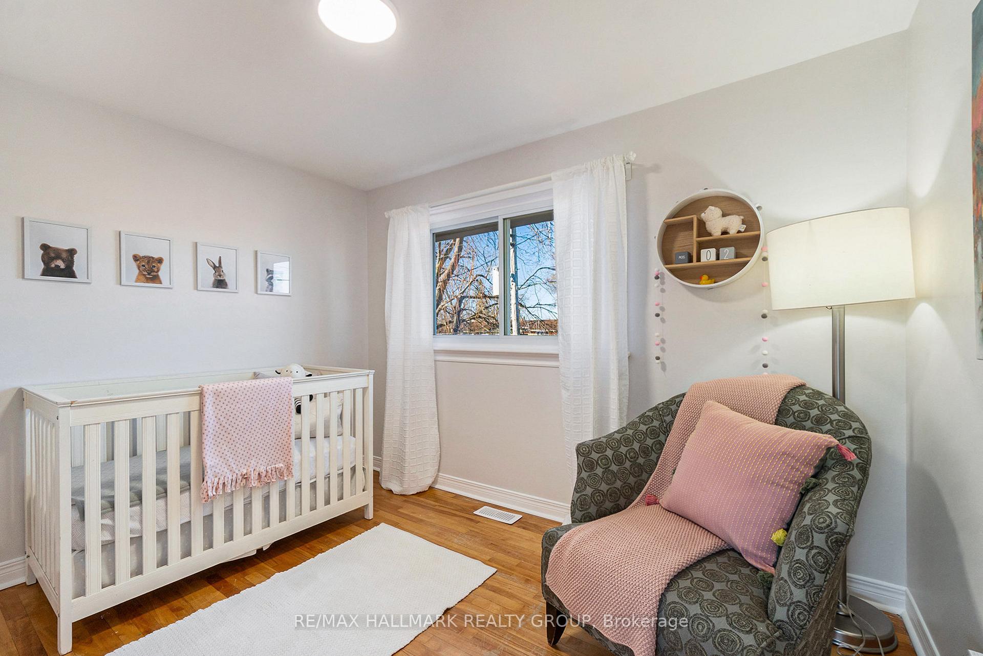 Photo 14 of 836 Cummings Avenue, Ottawa, Castle Heights/Rideau High — HOMEH