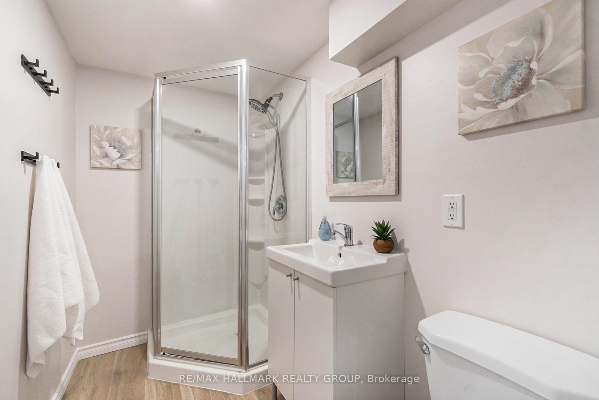 Photo 18 of 836 Cummings Avenue, Ottawa, Castle Heights/Rideau High — HOMEH