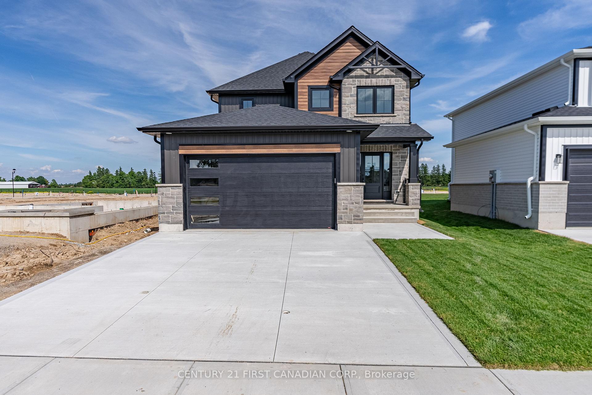 Photo 1 of 38 Postma Crescent, North Middlesex, Alisa Craig — HOMEH