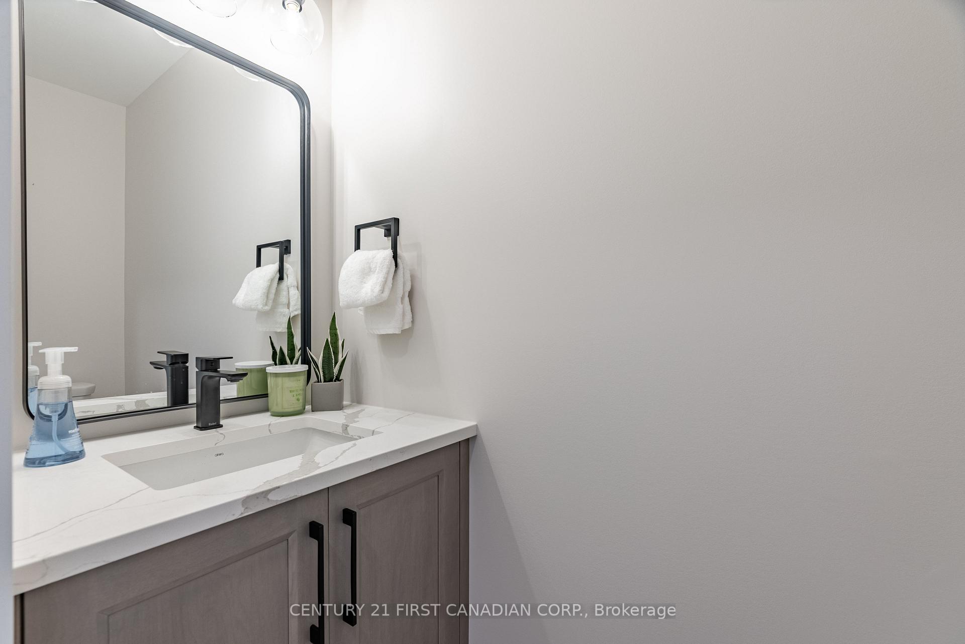 Photo 7 of 38 Postma Crescent, North Middlesex, Alisa Craig — HOMEH