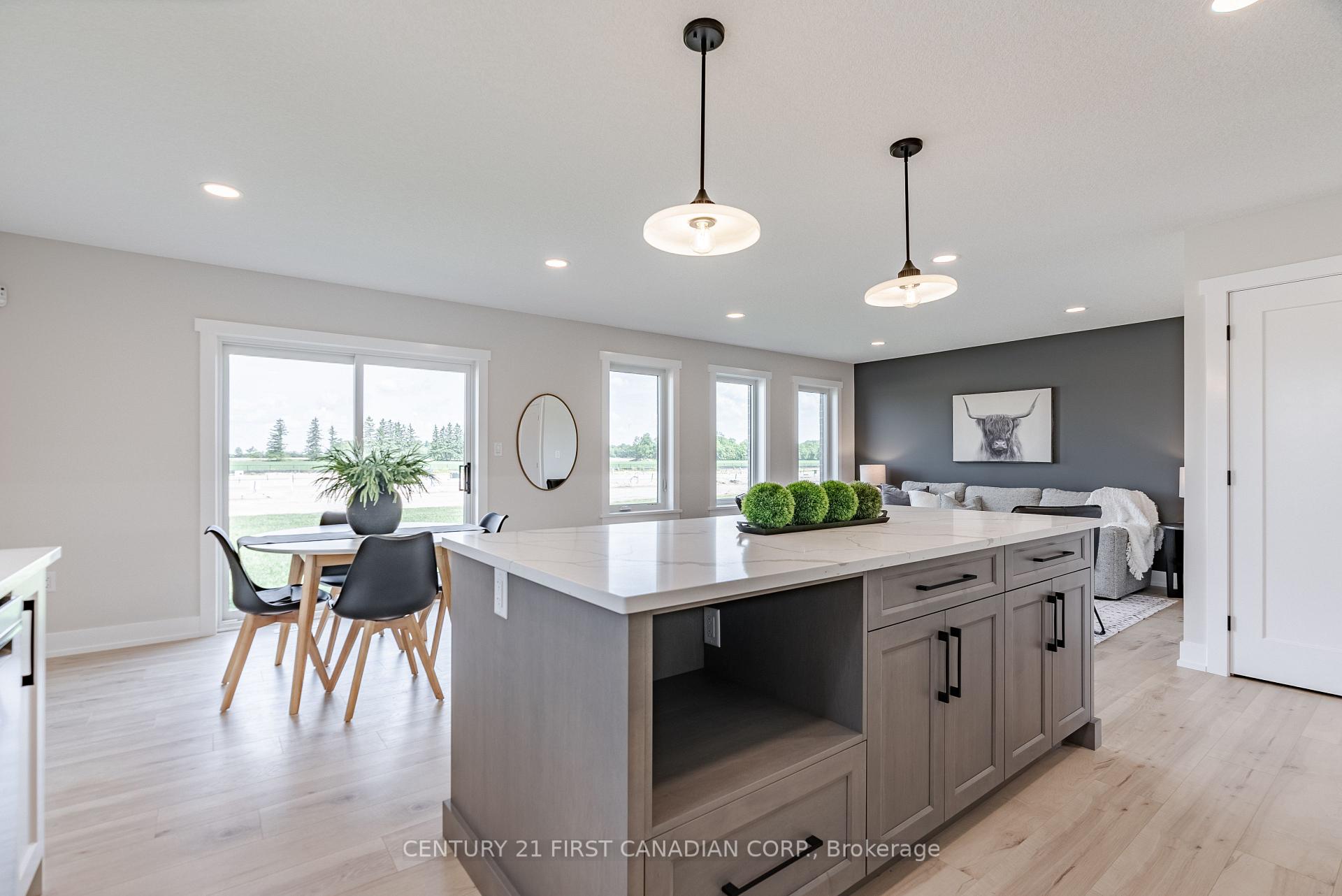Photo 16 of 38 Postma Crescent, North Middlesex, Alisa Craig — HOMEH