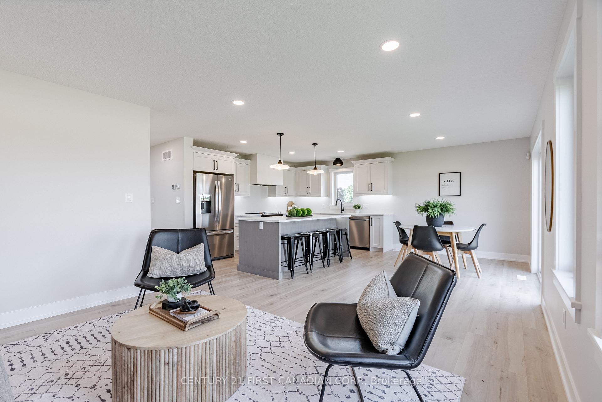Photo 21 of 38 Postma Crescent, North Middlesex, Alisa Craig — HOMEH