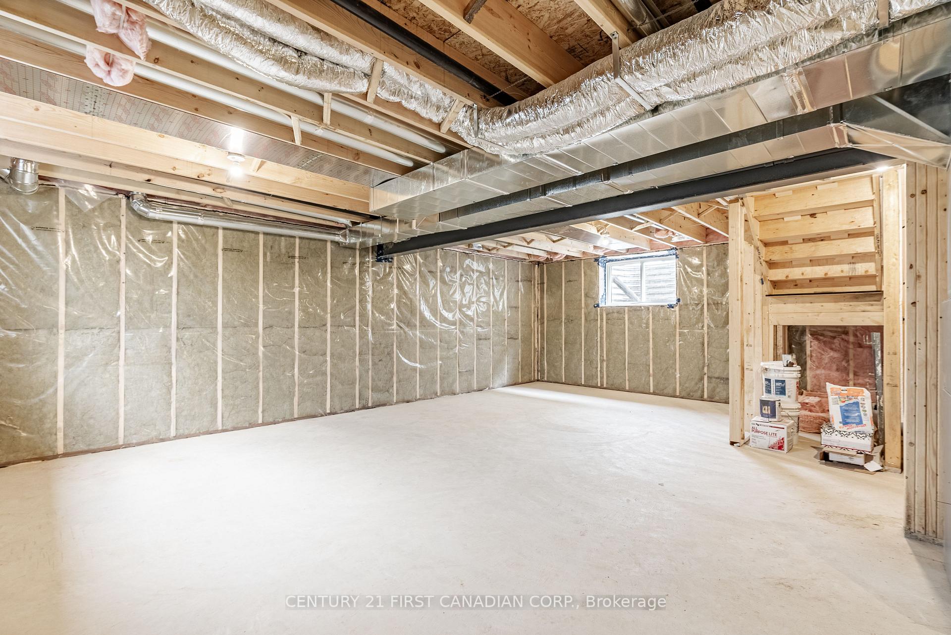 Photo 37 of 38 Postma Crescent, North Middlesex, Alisa Craig — HOMEH