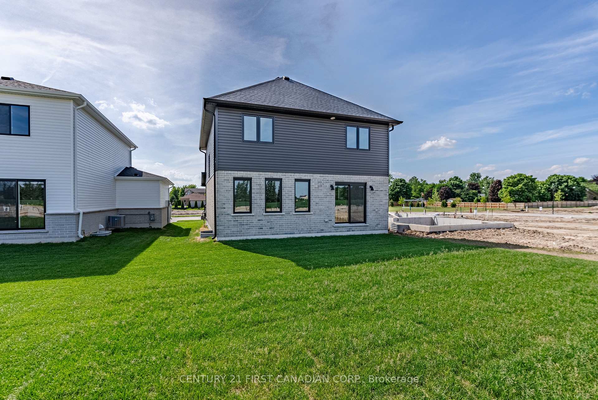 Photo 42 of 38 Postma Crescent, North Middlesex, Alisa Craig — HOMEH