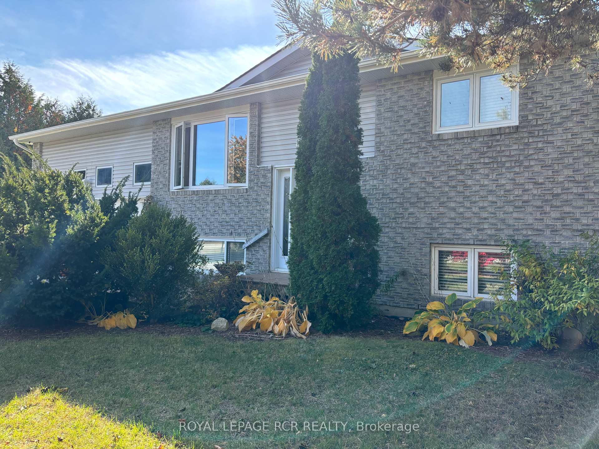 Photo 2 of 18 Maes Crescent, Mulmur, Rural Mulmur — HOMEH