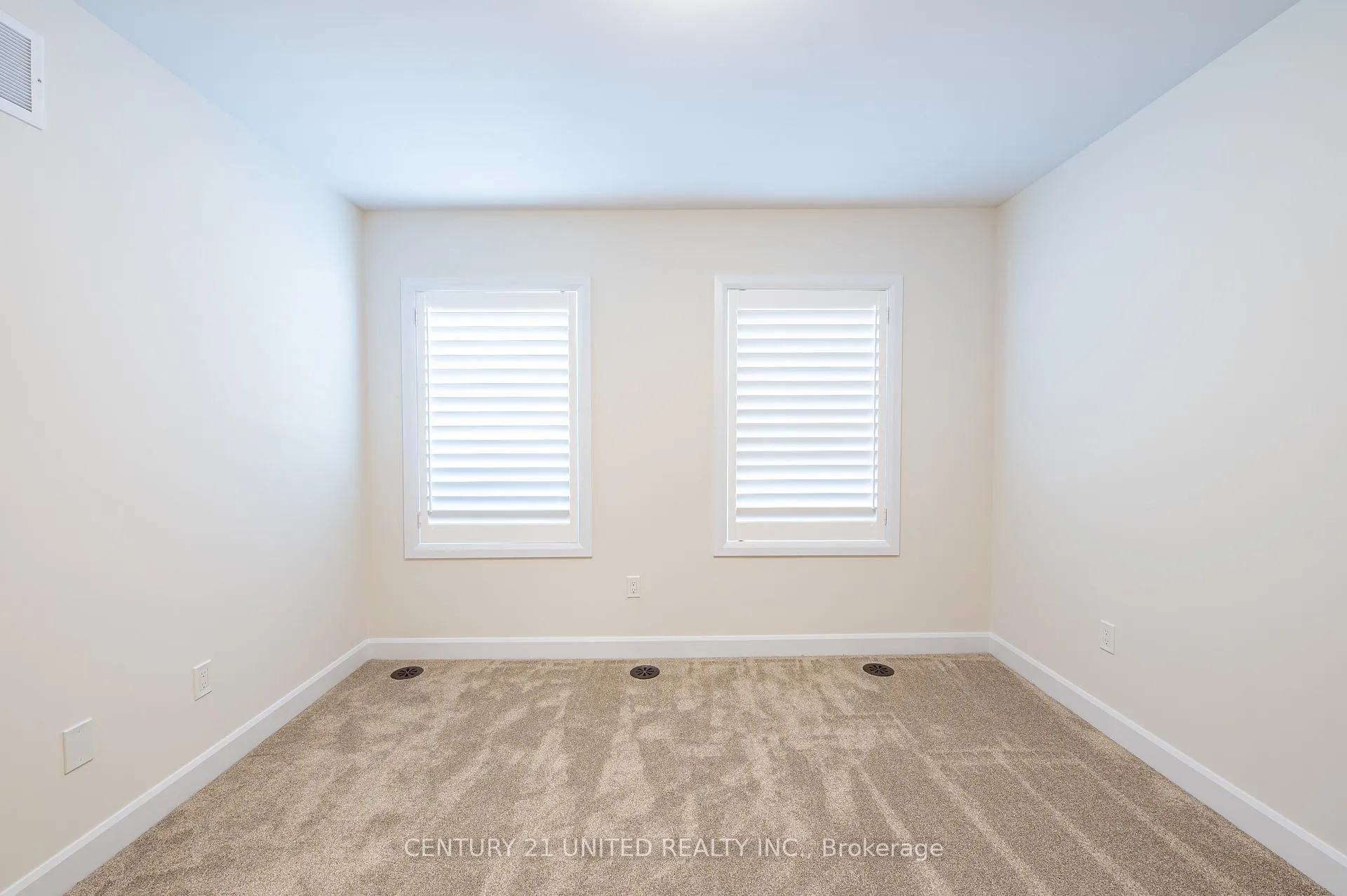 Photo 31 of 313 Mullighan Gardens, Peterborough, Monaghan Ward 2 — HOMEH
