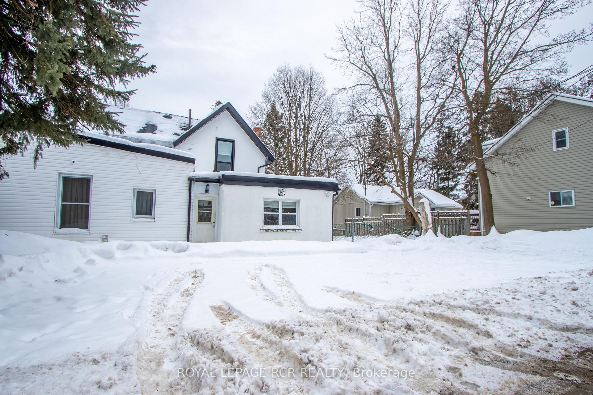 Photo 3 of Unit Unit #2, 9 Second Avenue, Orangeville — HOMEH