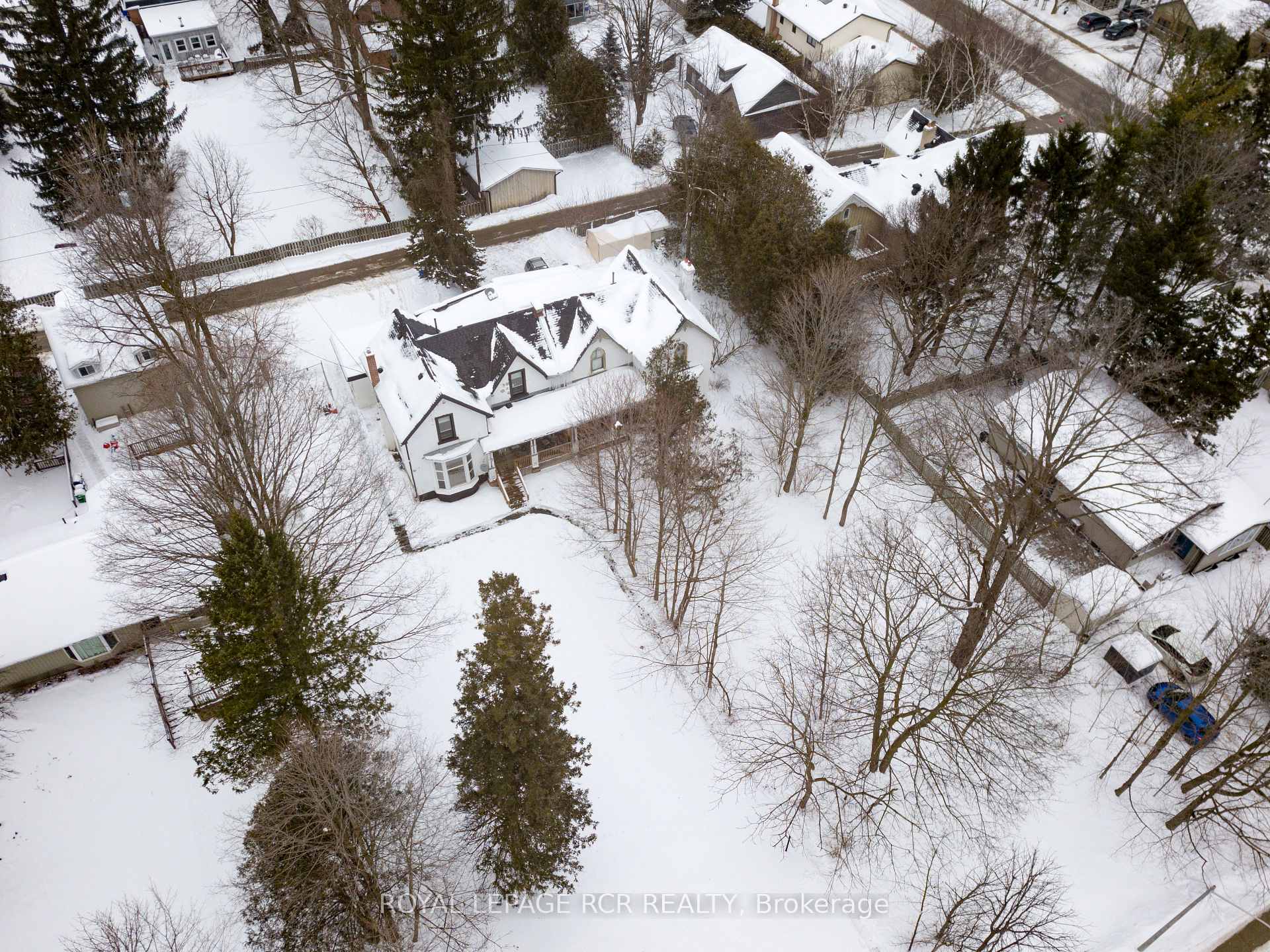 Photo 8 of Unit Unit #2, 9 Second Avenue, Orangeville — HOMEH