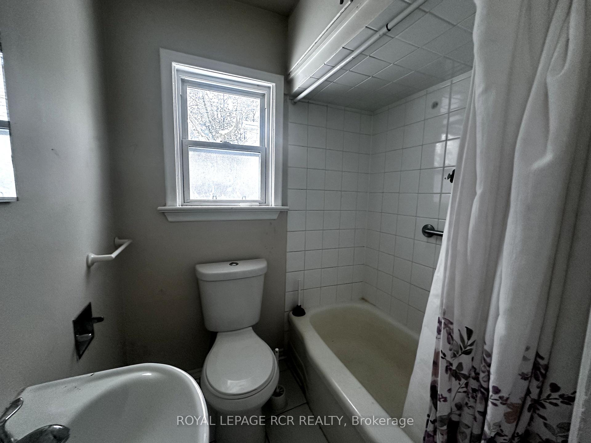 Photo 19 of Unit Unit #2, 9 Second Avenue, Orangeville — HOMEH