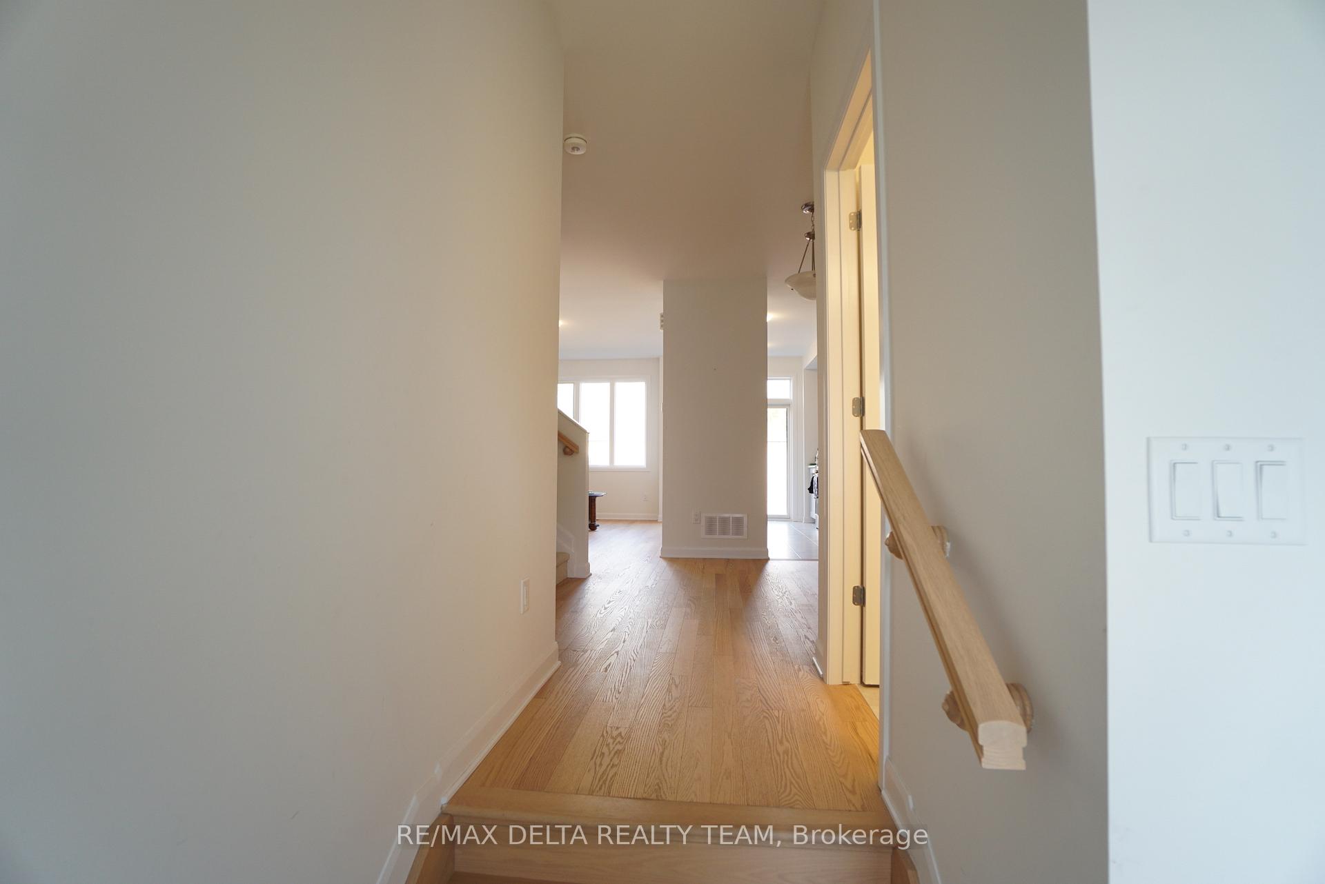 Photo 4 of 351 Establish Avenue, Ottawa, Avalon West — HOMEH