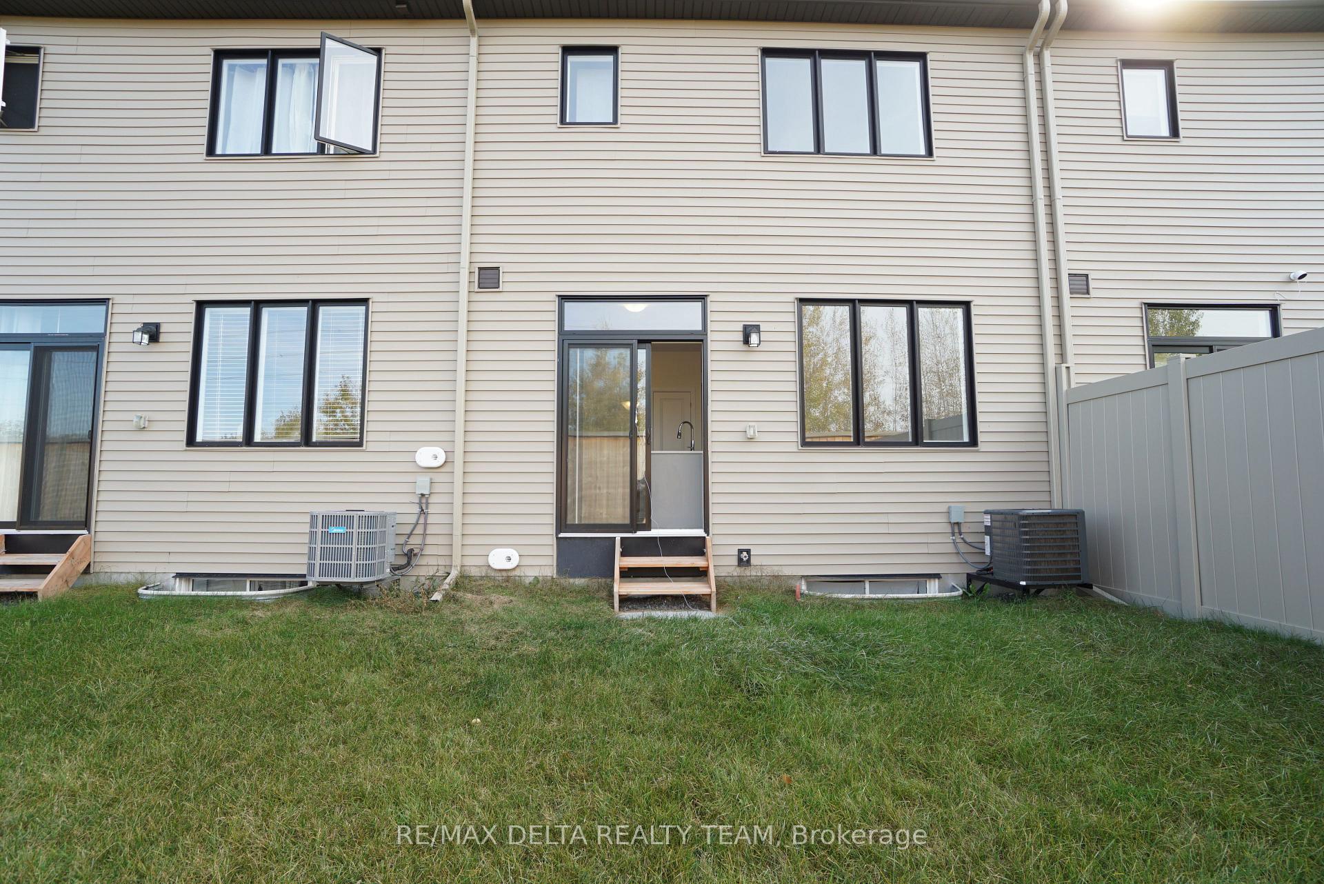 Photo 18 of 351 Establish Avenue, Ottawa, Avalon West — HOMEH