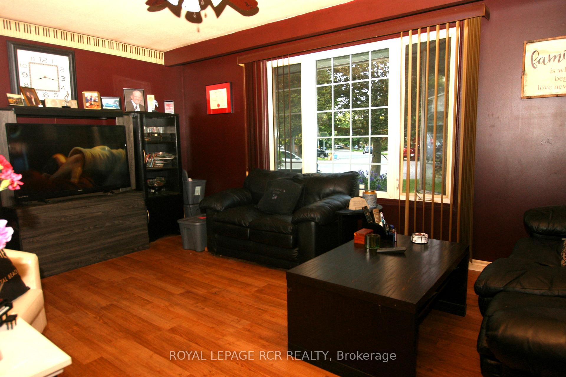Photo 5 of 45 Belleview Drive, Orangeville — HOMEH