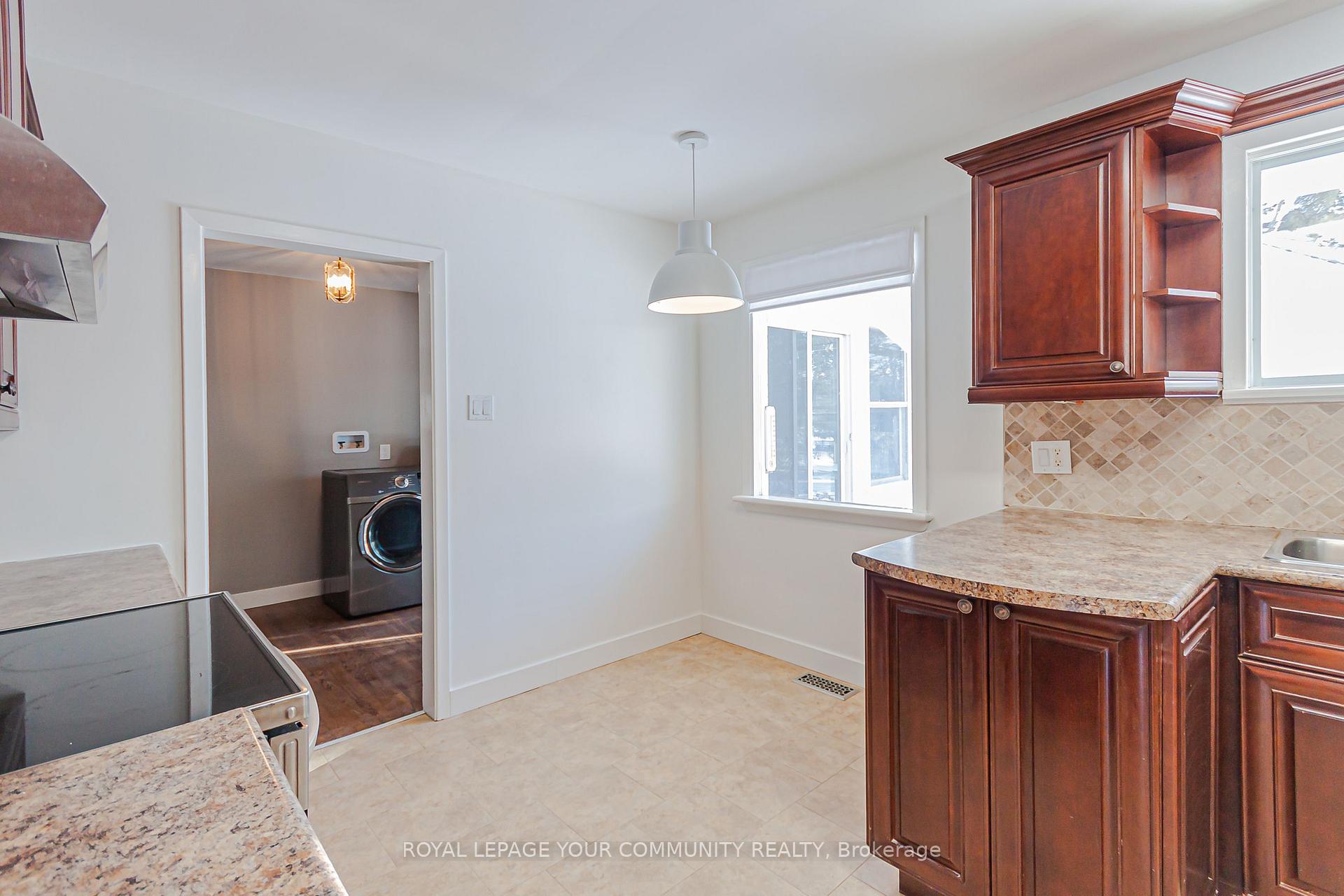 Photo 5 of 19 Doner Street, New Tecumseth, Alliston — HOMEH