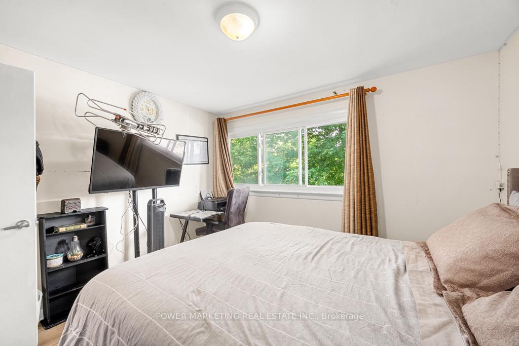 Photo 6 of 624 Borthwick Avenue, Ottawa, Castle Heights/Rideau High — HOMEH