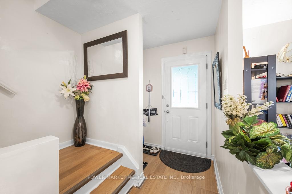 Photo 13 of 624 Borthwick Avenue, Ottawa, Castle Heights/Rideau High — HOMEH