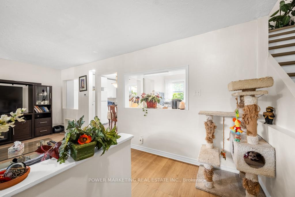 Photo 14 of 624 Borthwick Avenue, Ottawa, Castle Heights/Rideau High — HOMEH