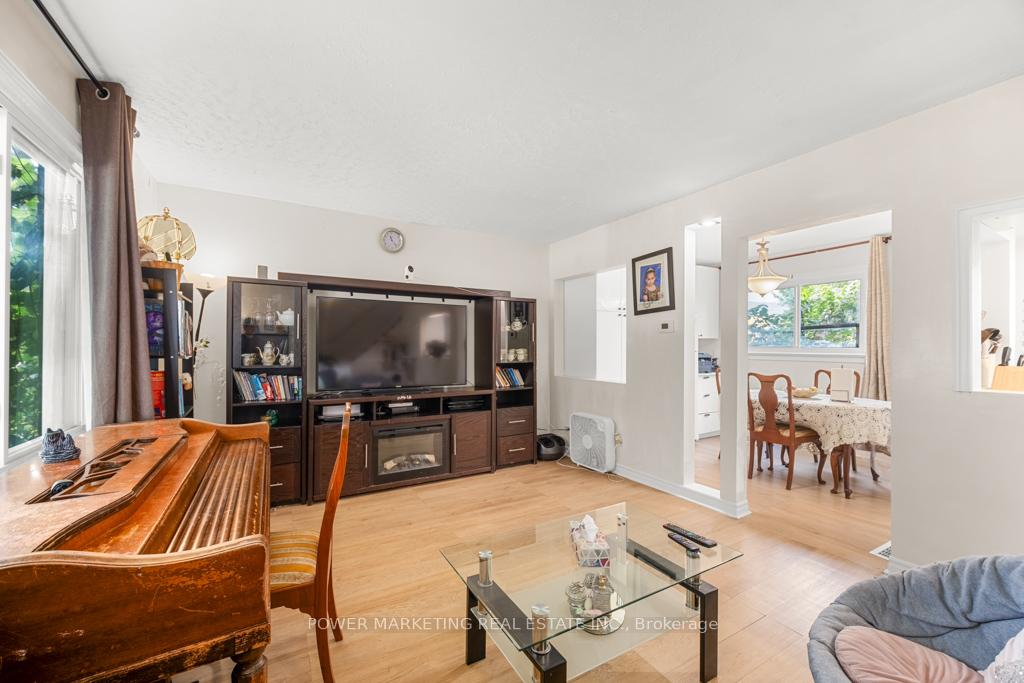 Photo 17 of 624 Borthwick Avenue, Ottawa, Castle Heights/Rideau High — HOMEH