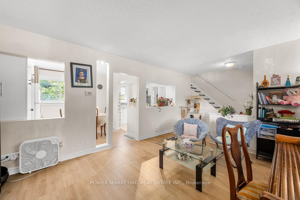 Photo 18 of 624 Borthwick Avenue, Ottawa, Castle Heights/Rideau High — HOMEH