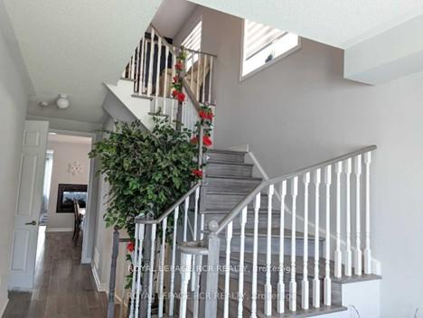 Photo 3 of 14 Atkinson Crescent, New Tecumseth, Alliston — HOMEH