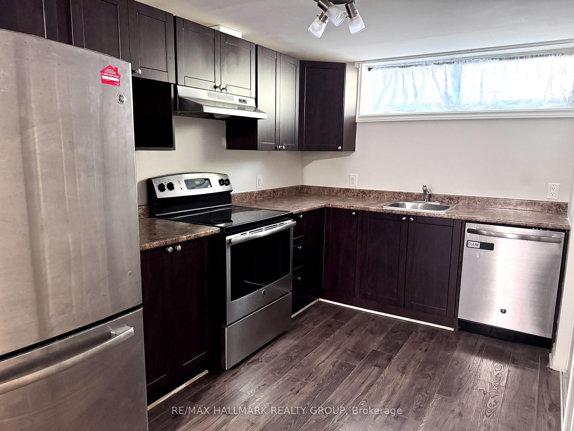 Photo 10 of 820-B Willow Avenue, Ottawa, Chatelaine Village — HOMEH