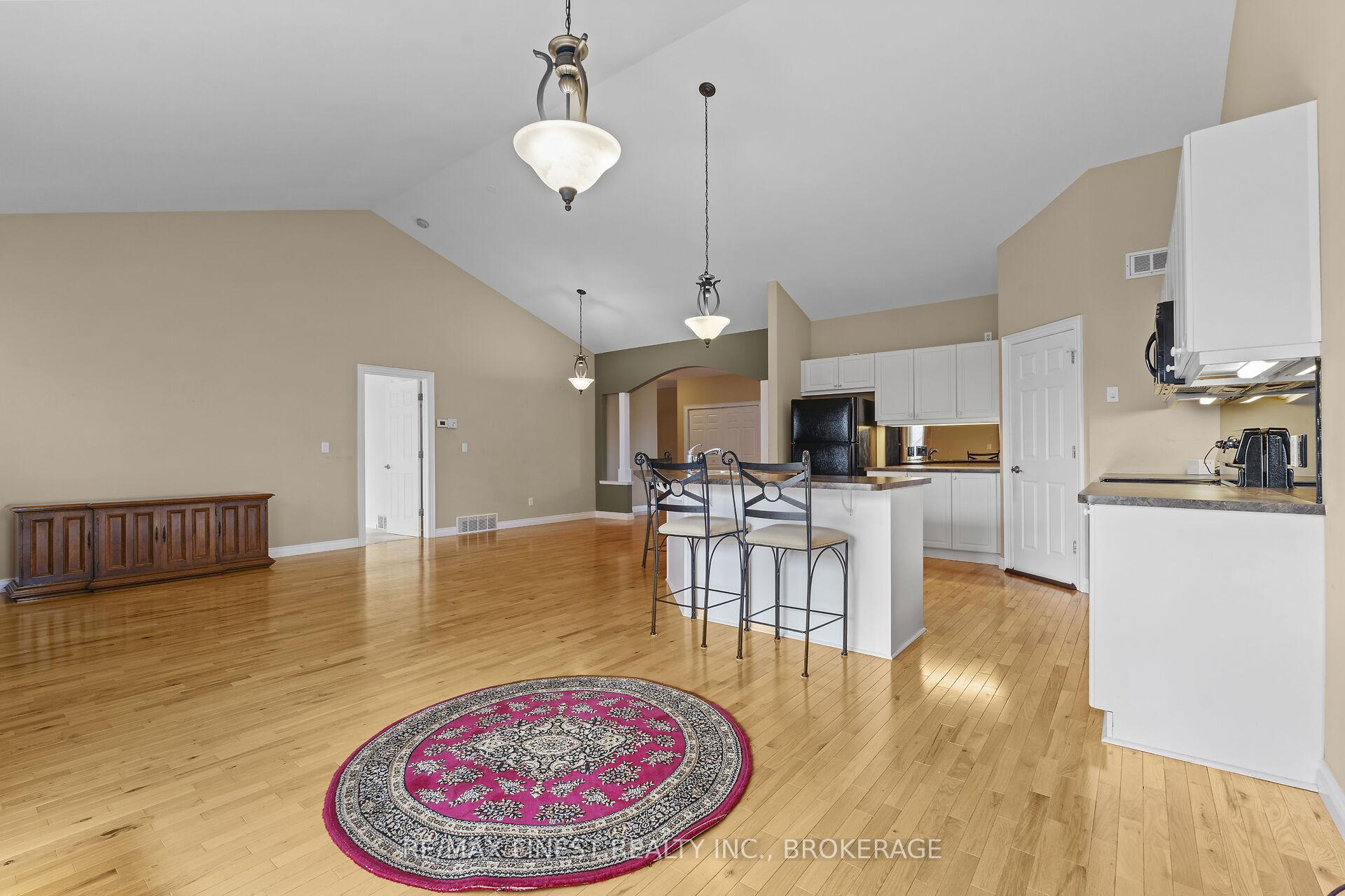 Photo 11 of 823 Kananaskis Drive, Kingston, City Northwest — HOMEH