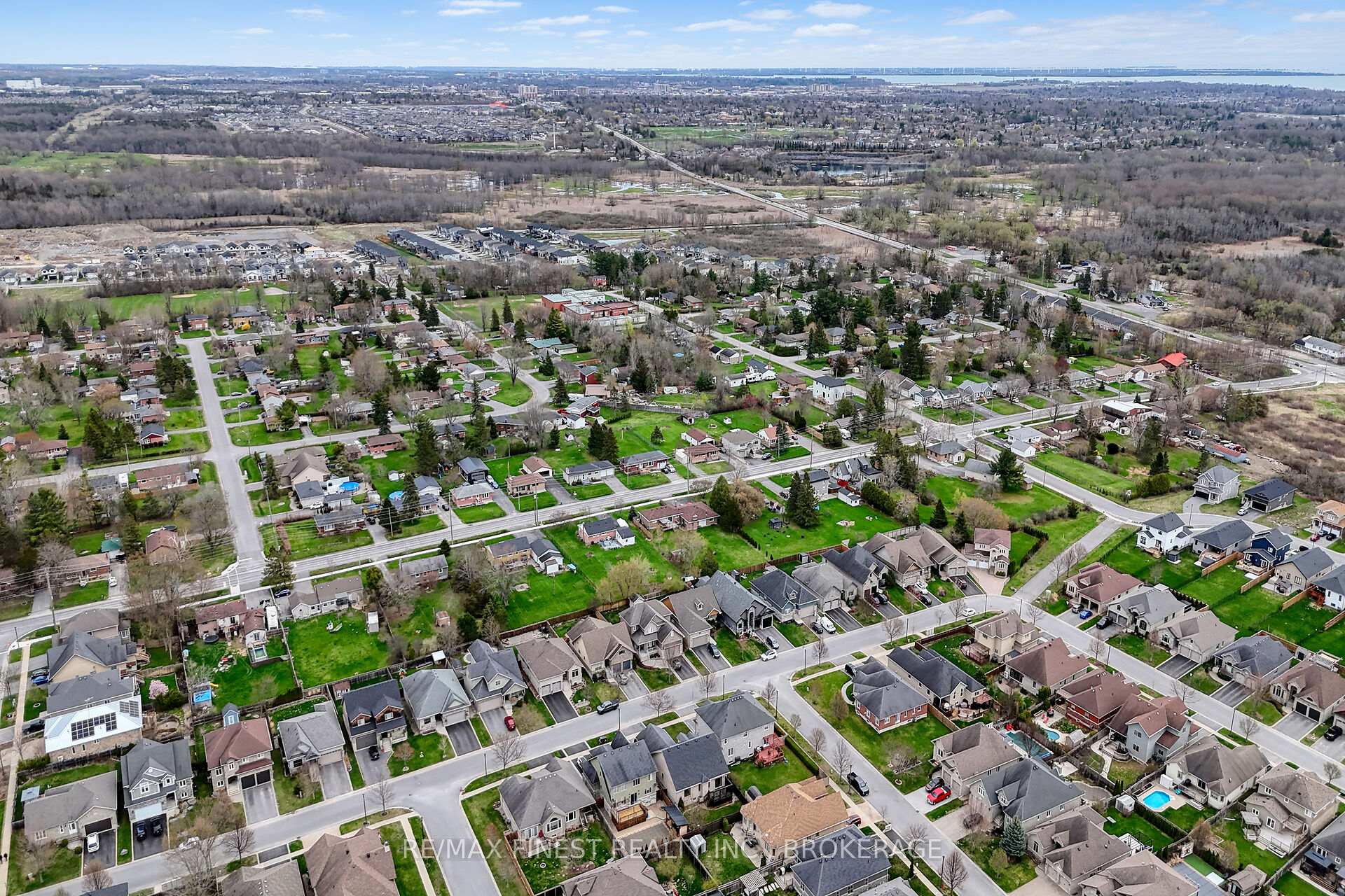 Photo 36 of 823 Kananaskis Drive, Kingston, City Northwest — HOMEH