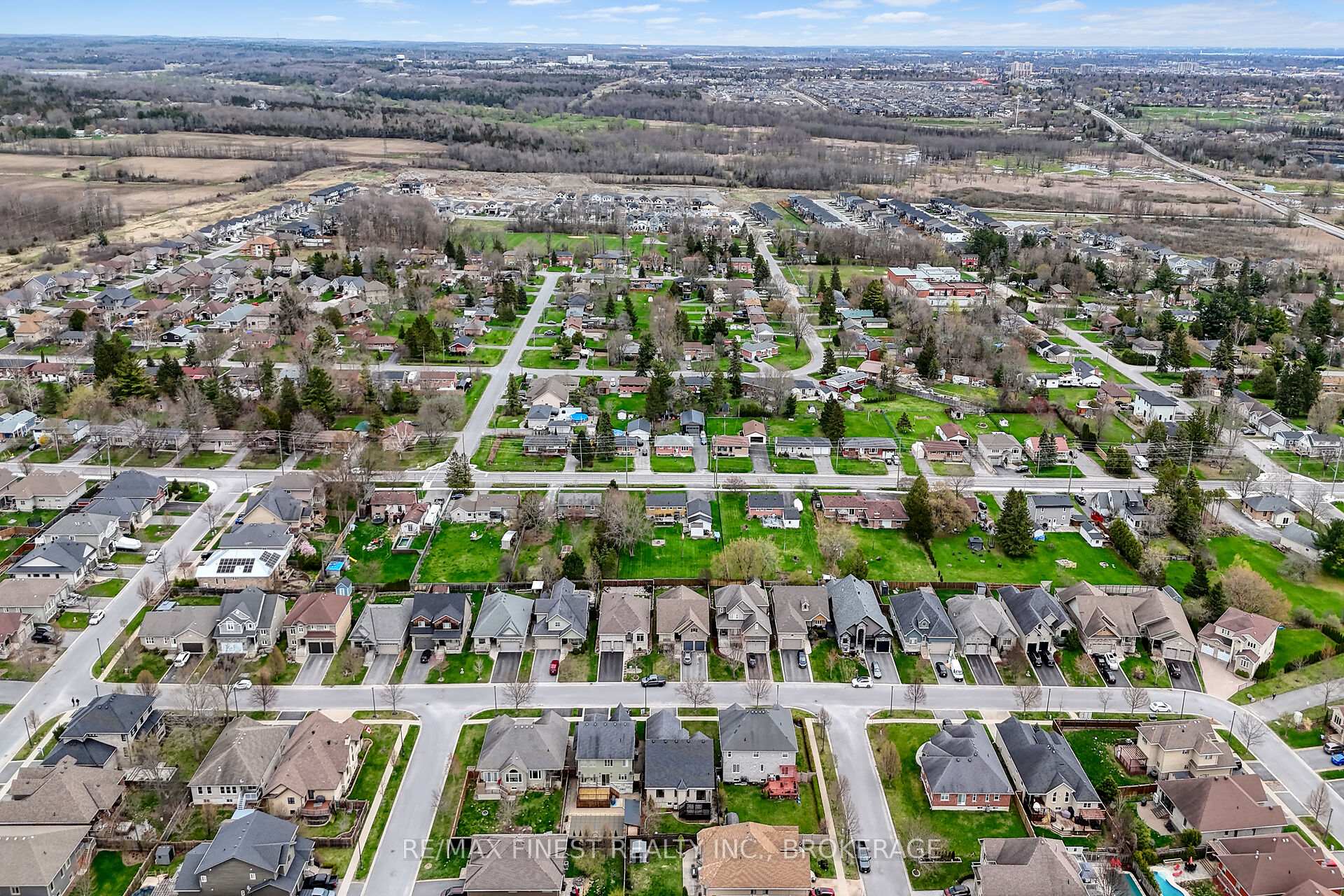 Photo 37 of 823 Kananaskis Drive, Kingston, City Northwest — HOMEH