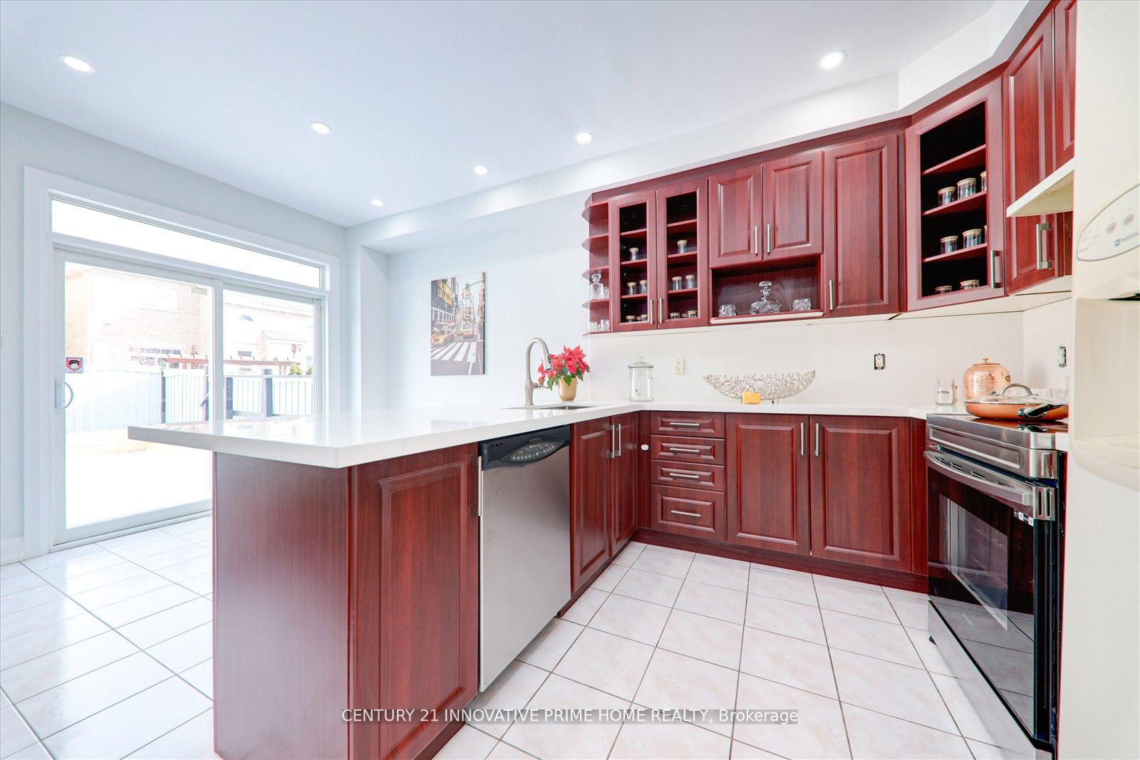 Photo 12 of 106 Geddington Crescent, Markham, Box Grove — HOMEH