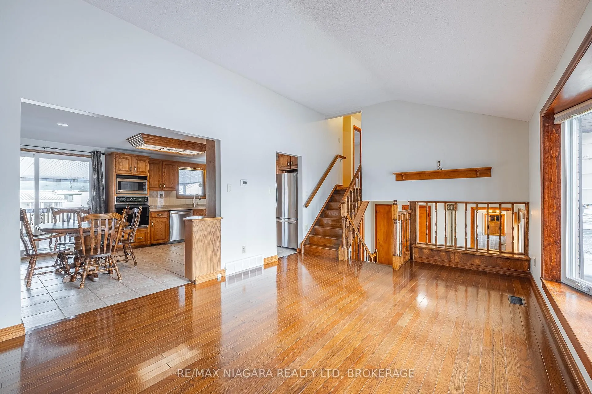 Photo 14 of 5923 Keith Street, Niagara Falls, Church's Lane — HOMEH