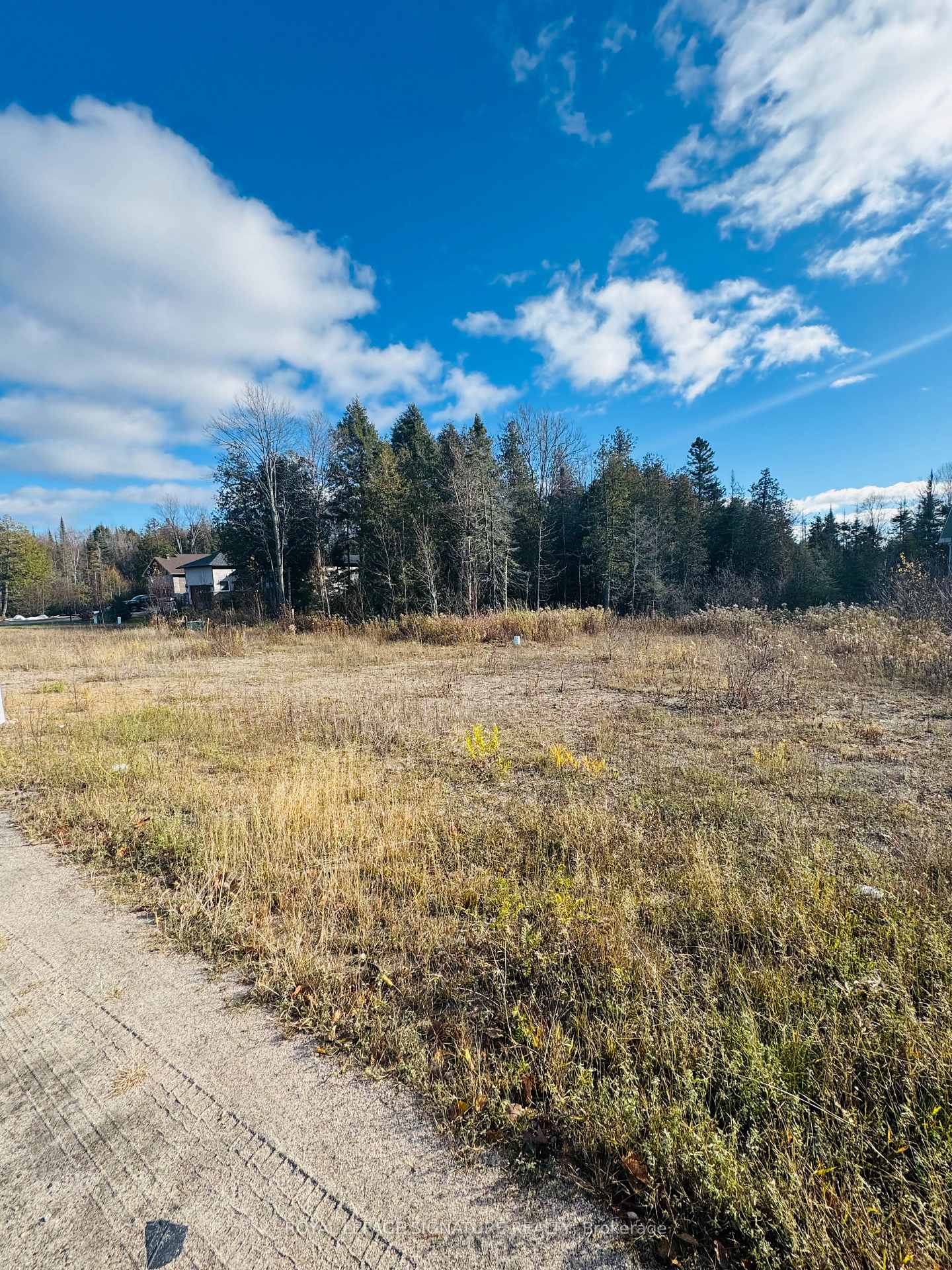 Photo 3 of 453 Carmichael Drive, North Bay, Airport — HOMEH