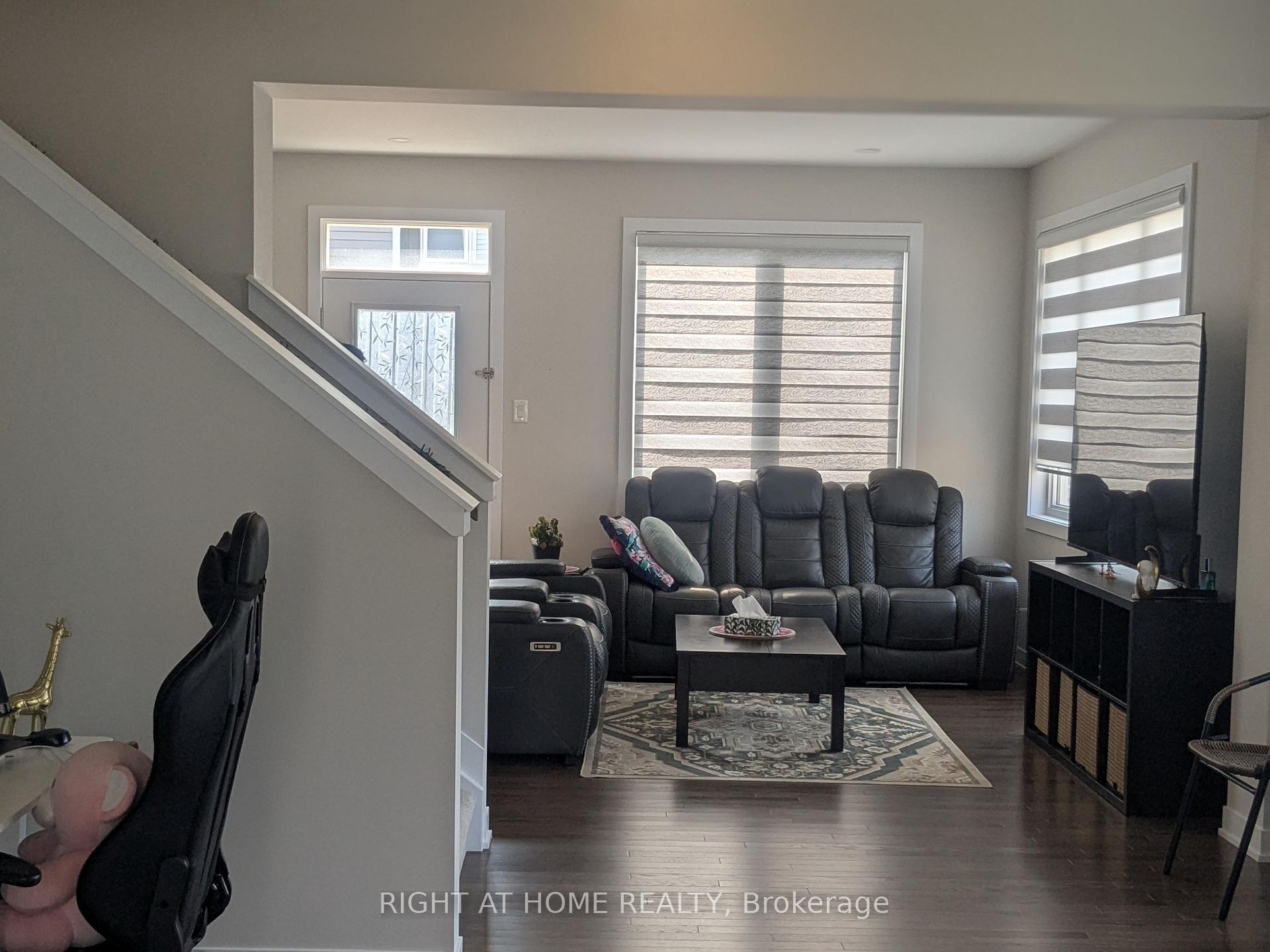 Photo 3 of 10 Tenuto Lane, Ottawa, Mer Bleue/Bradley Estates/Anderson Park — HOMEH