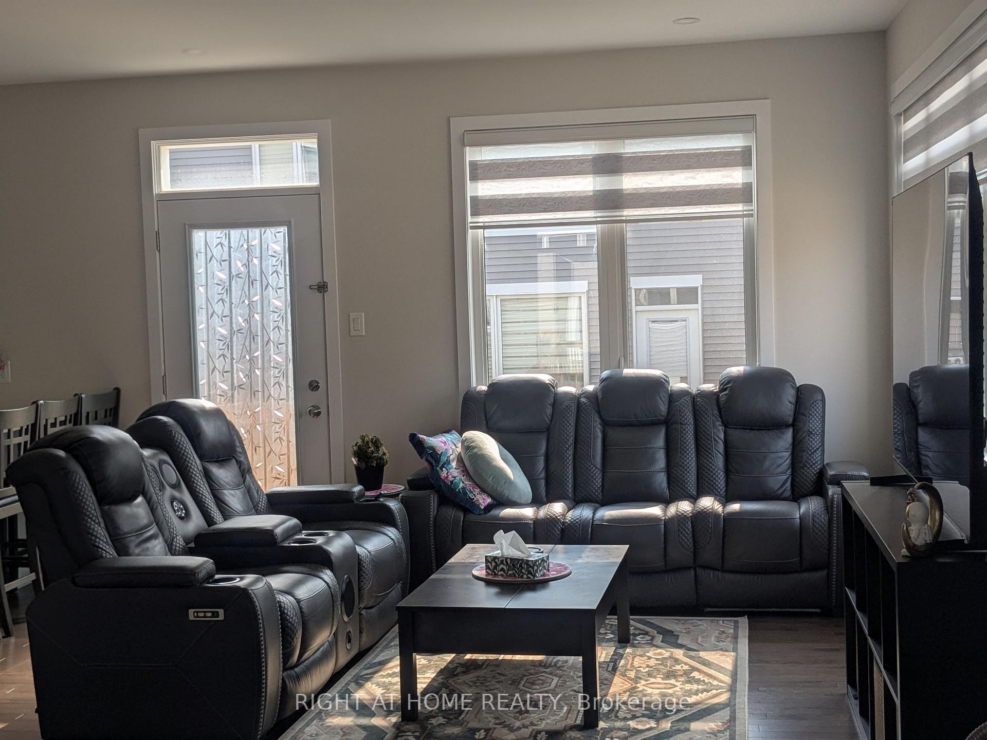 Photo 10 of 10 Tenuto Lane, Ottawa, Mer Bleue/Bradley Estates/Anderson Park — HOMEH